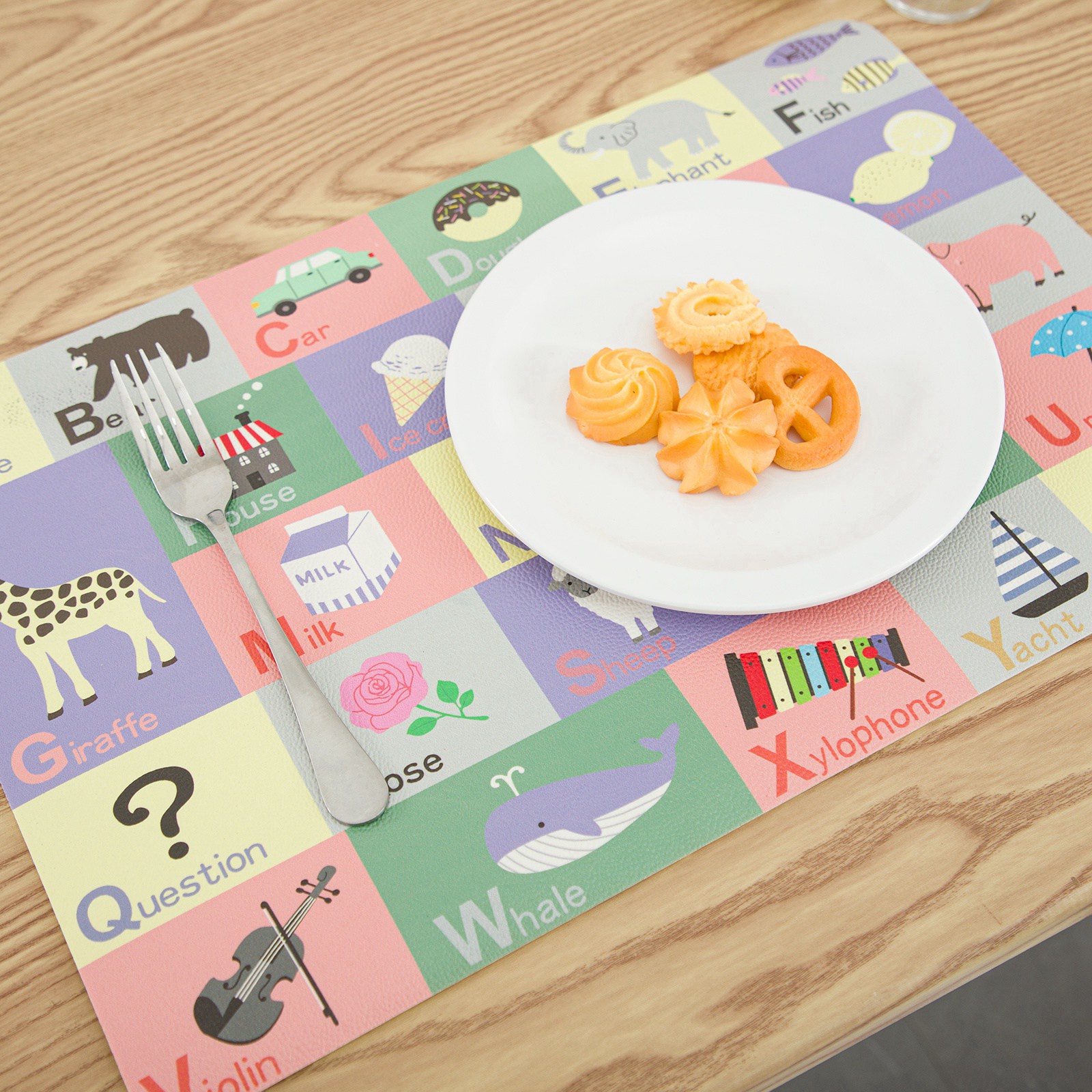 RAY STAR Placemats Set of 4, Vinyl Washable Wipeable Place Mats-12inx18in, Heat Resistant Waterproof Place Mat