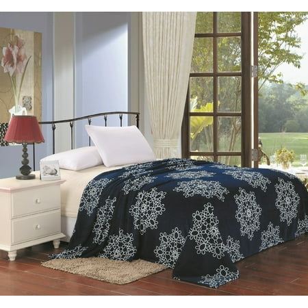 Ultra Plush Snowflake Design Queen Size Microplush Blanket ...