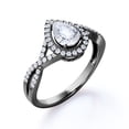 thumbnail image 4 of JeenMata Anillo de Compromiso con Halo Milgrain de Moissanita de Corte Pera de 1,75 Quilates, Cuerpo Retorcido Infinito, Pavé en Baño de Oro Negro de 18 K sobre Plata, 4 of 6