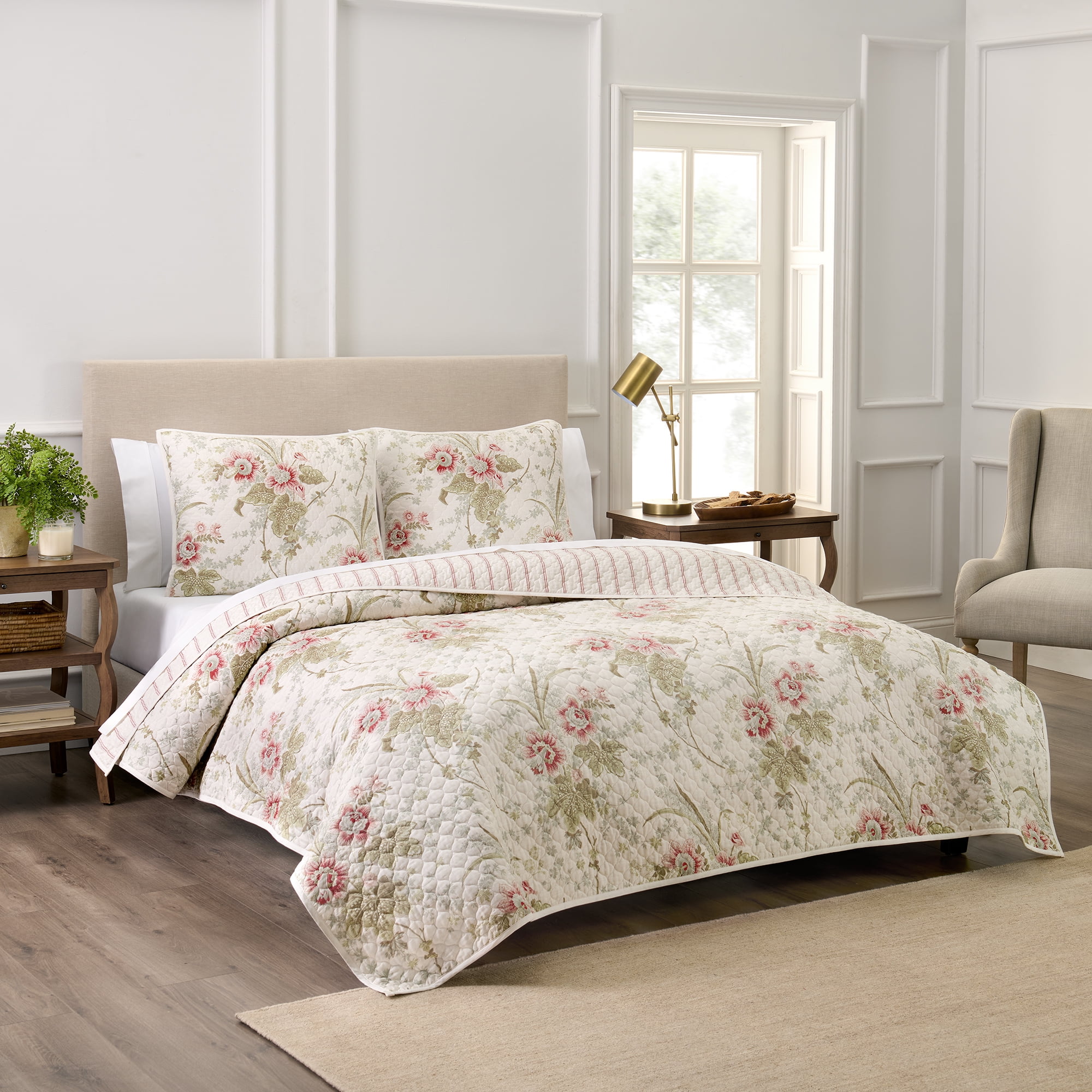 Laura Ashley - Parterre Printed Sierkussen - Bloemen - 50x50cm - Blauw | Leen Bakker Laura Ashley - Parterre Printed Sierkussen - Bloemen - 50x50cm - Blauw | Leen Bakker