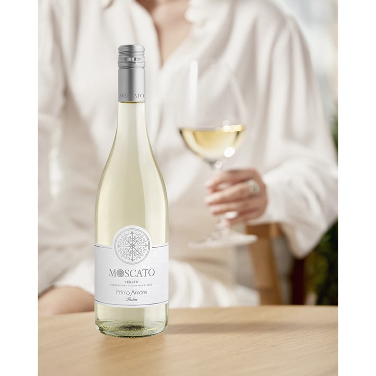 Primo Amore Moscato Wine Italy, 750 ml, Glass Bottle, 7% ABV