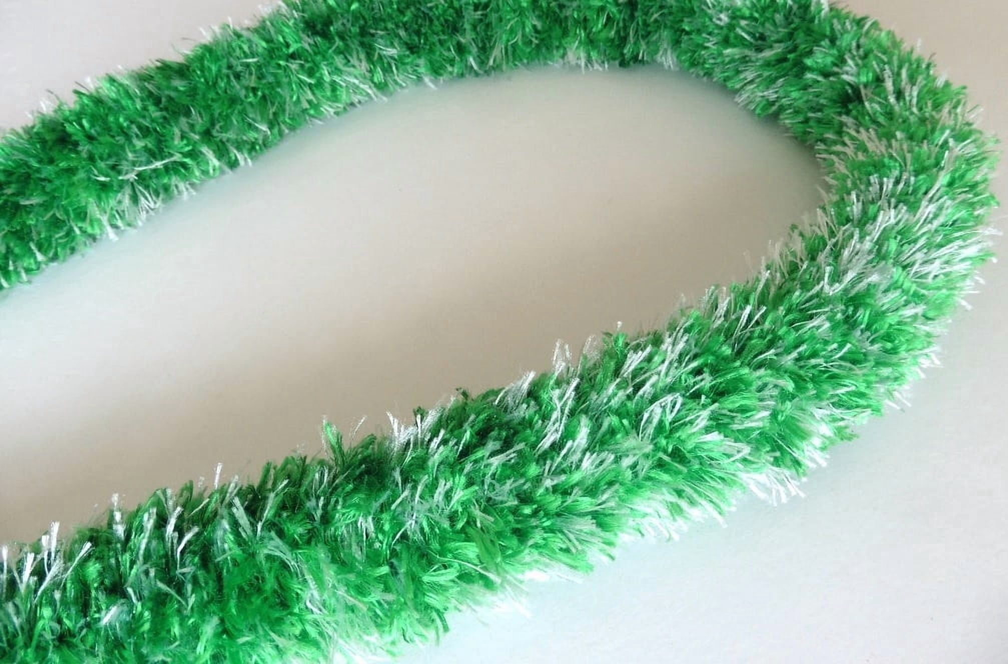 Funcraft Emerald & White Combo Yarn Lei, 1 Each