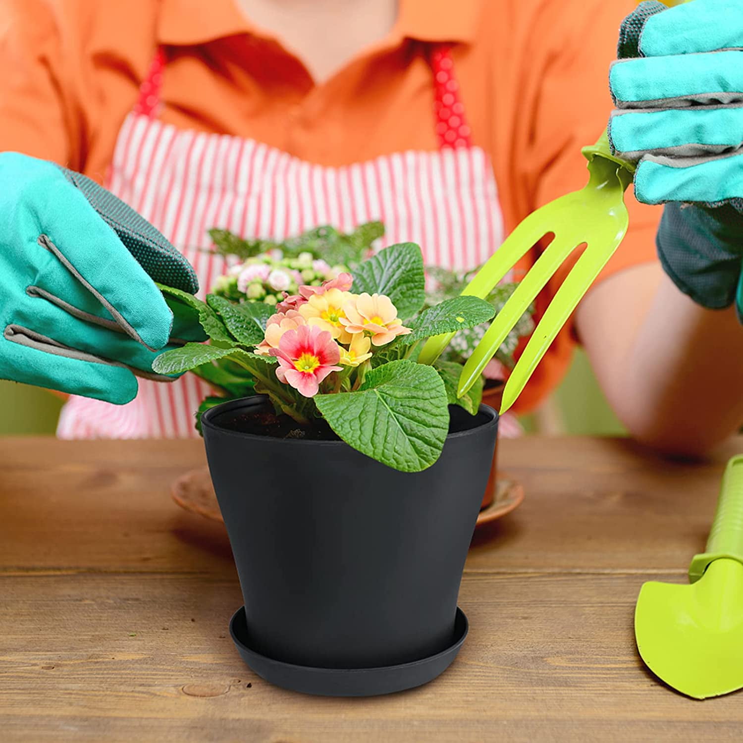 Plastic Planters Indoor Set of 8,Topboutique Flower Plant Pots Decorative Gardening Pot with Drainage and Saucer for All House Plants, Herbs, Foliage Plant, and Seeding Nursery Pots (4.7", Black)