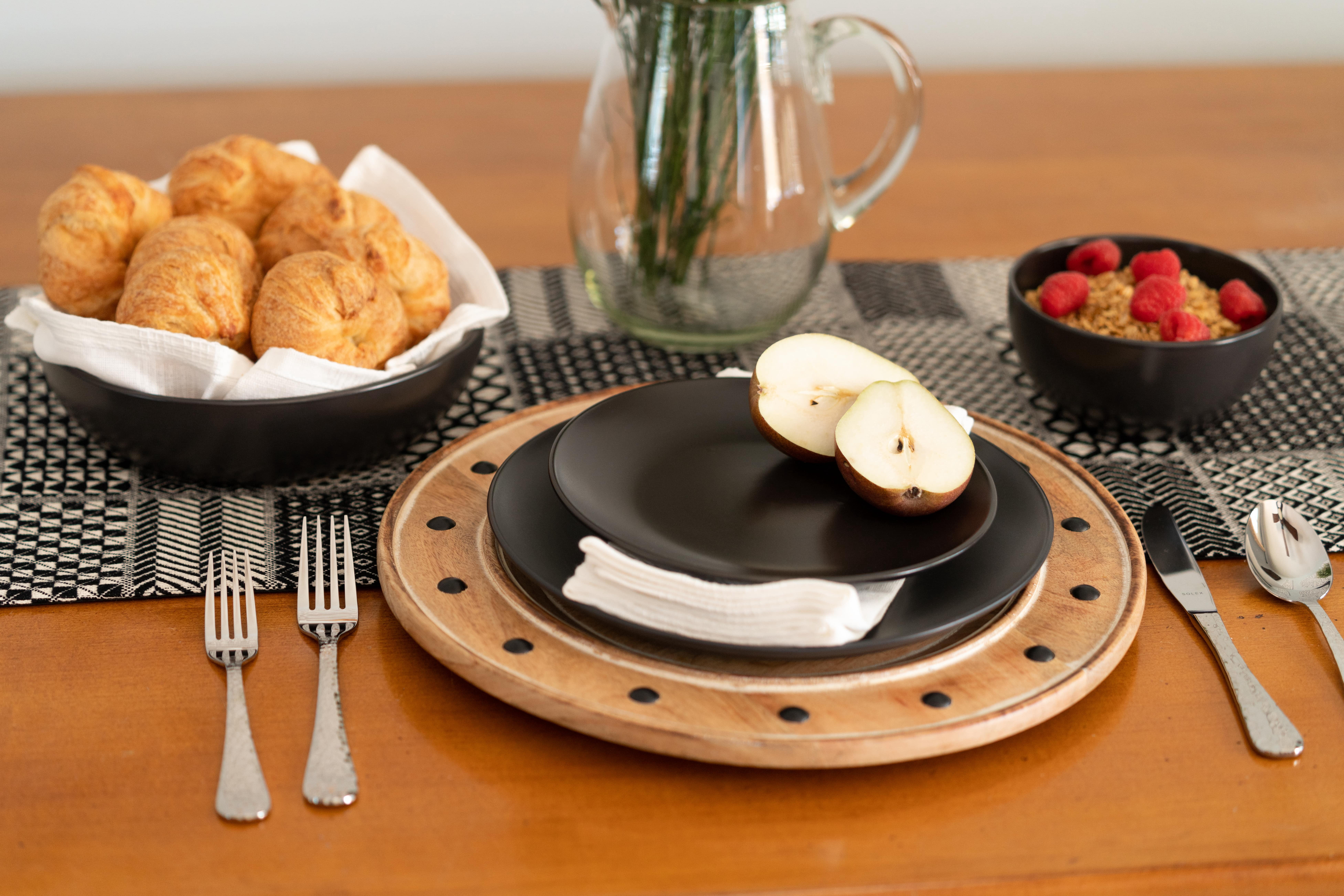 10 Strawberry Street Coupe Matte Catering Pack, 12Pc Dinner Plate Set, Black