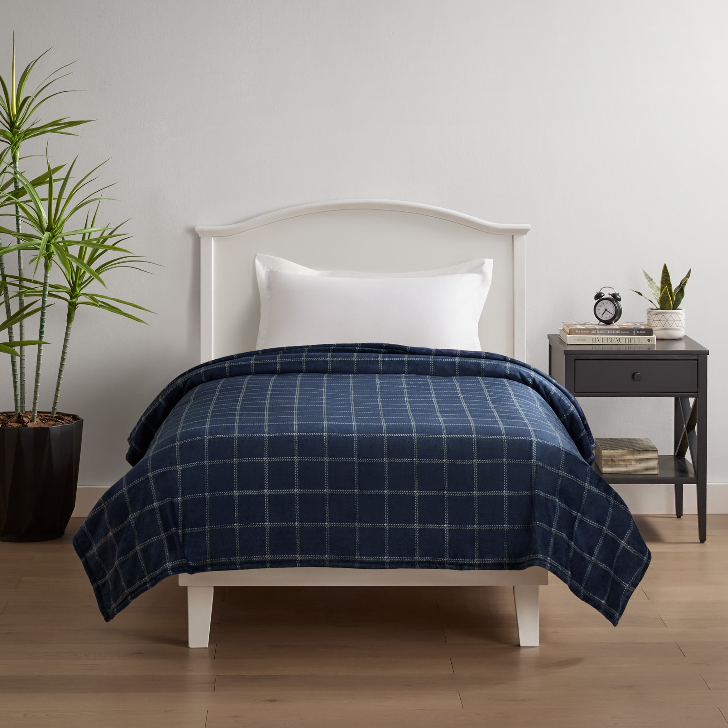 Mainstays Velvet Plush Bed Blanket, Blue Check, Twin Size