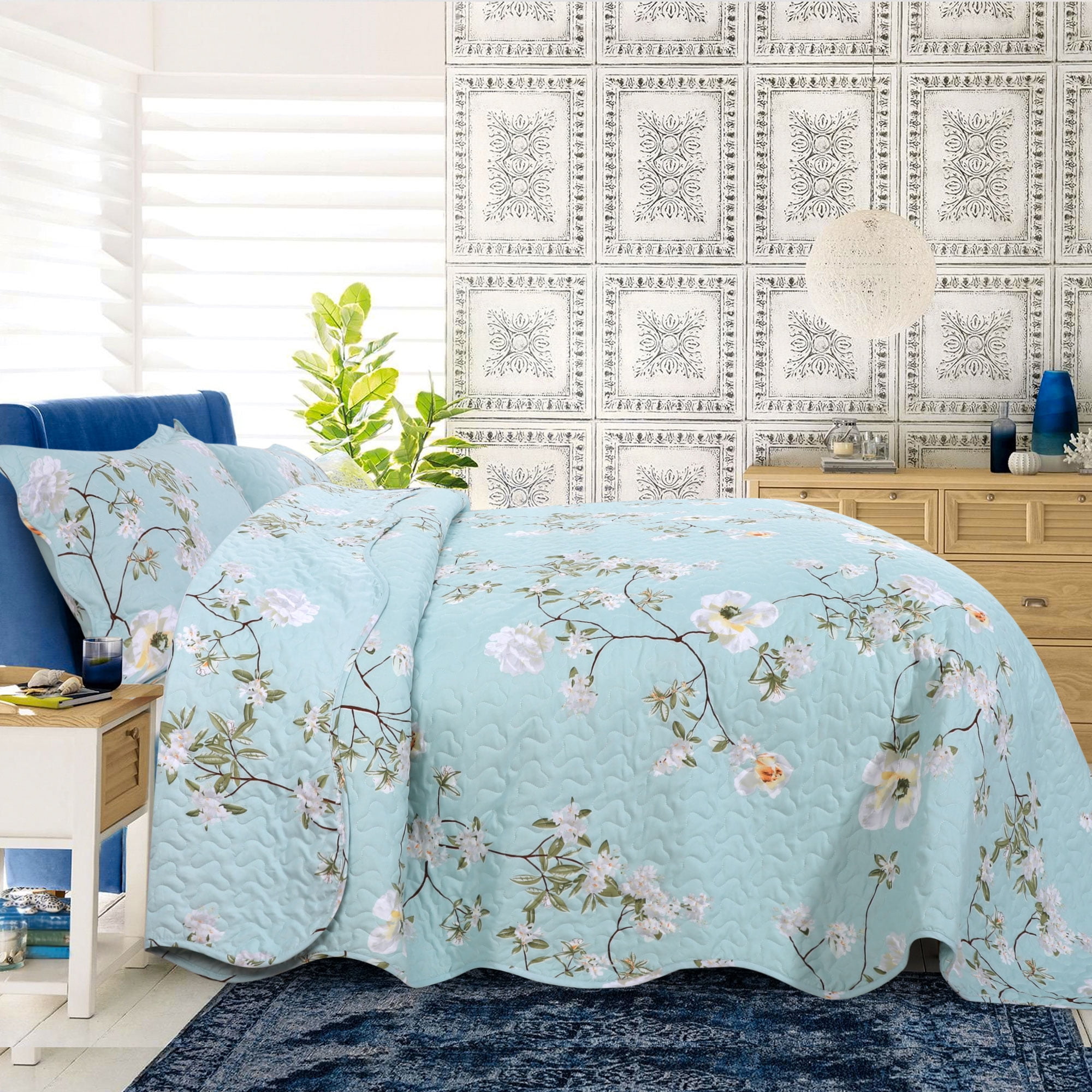 PiccoCasa 3Piece Floral Bedspread Coverlet Set with Shams King