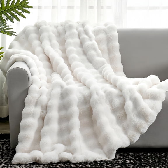 AUQ 2026 New Faux Fur Throw Blanket for Couch, Fuzzy Soft Plush Thick Bubble Blanket for Sofa Bedroom Living Room, 50 * 60 Inches Cream White