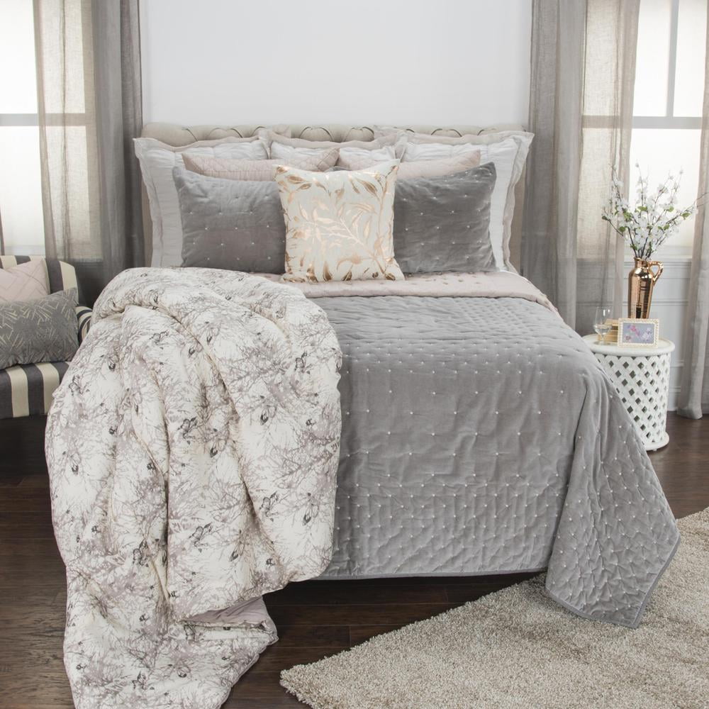Rizzy Home 106" x 92" Quilt