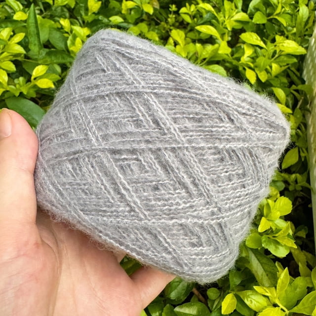 Xiao Hua Hilo de punto ultra suave 50 g 1 rollo Hilo gris ligero de mezcla de lana, hilo suave para crochet, es un artículo hecho a mano ideal para suéteres, cárdigans de encaje y chales de boda