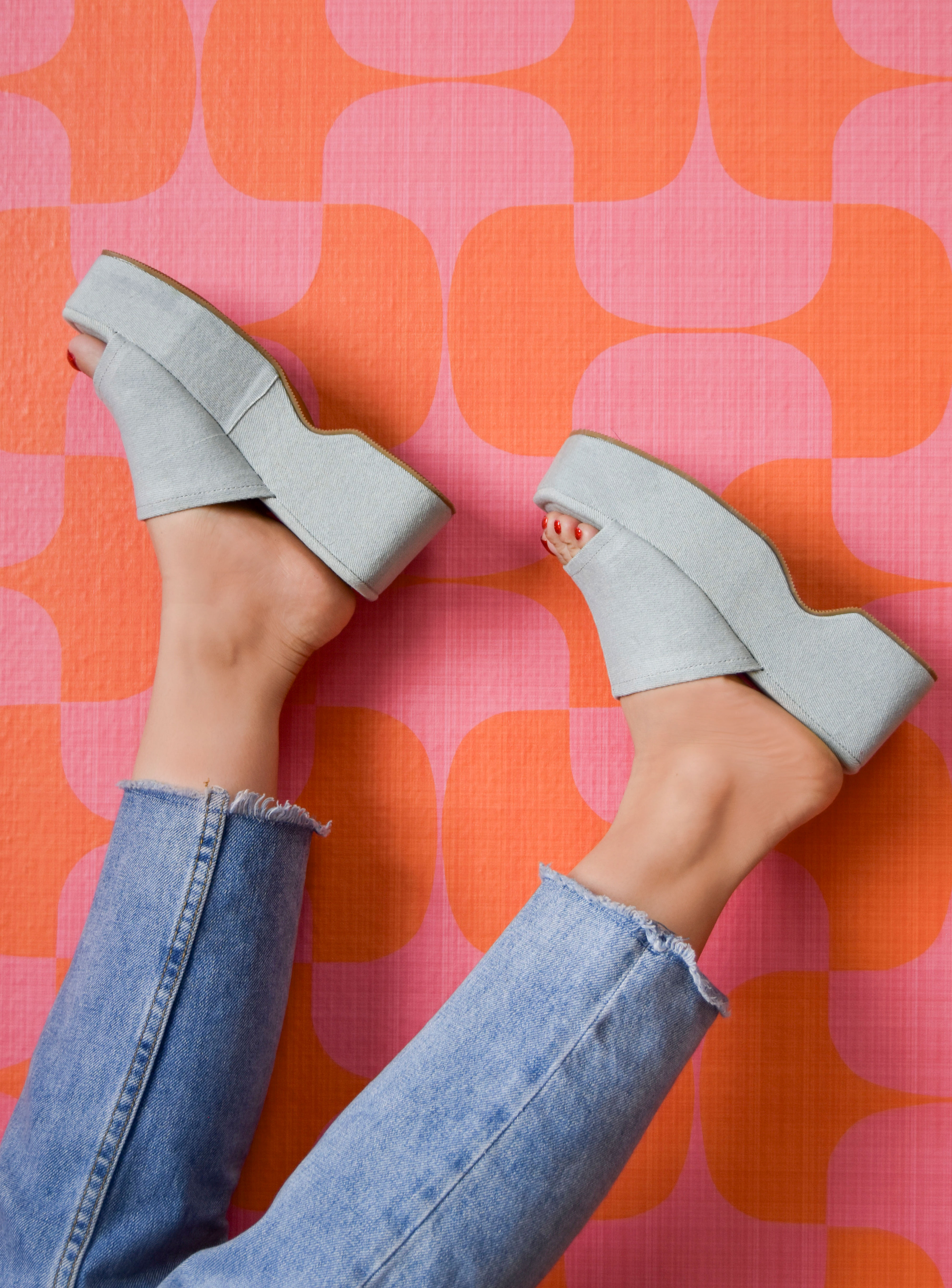 Wild Diva Women's Slip On Platform Square Toe Denim Wedge Mule S 並行輸入品 Wild Diva Slip On Buckle Chunky Platform Clog Mules