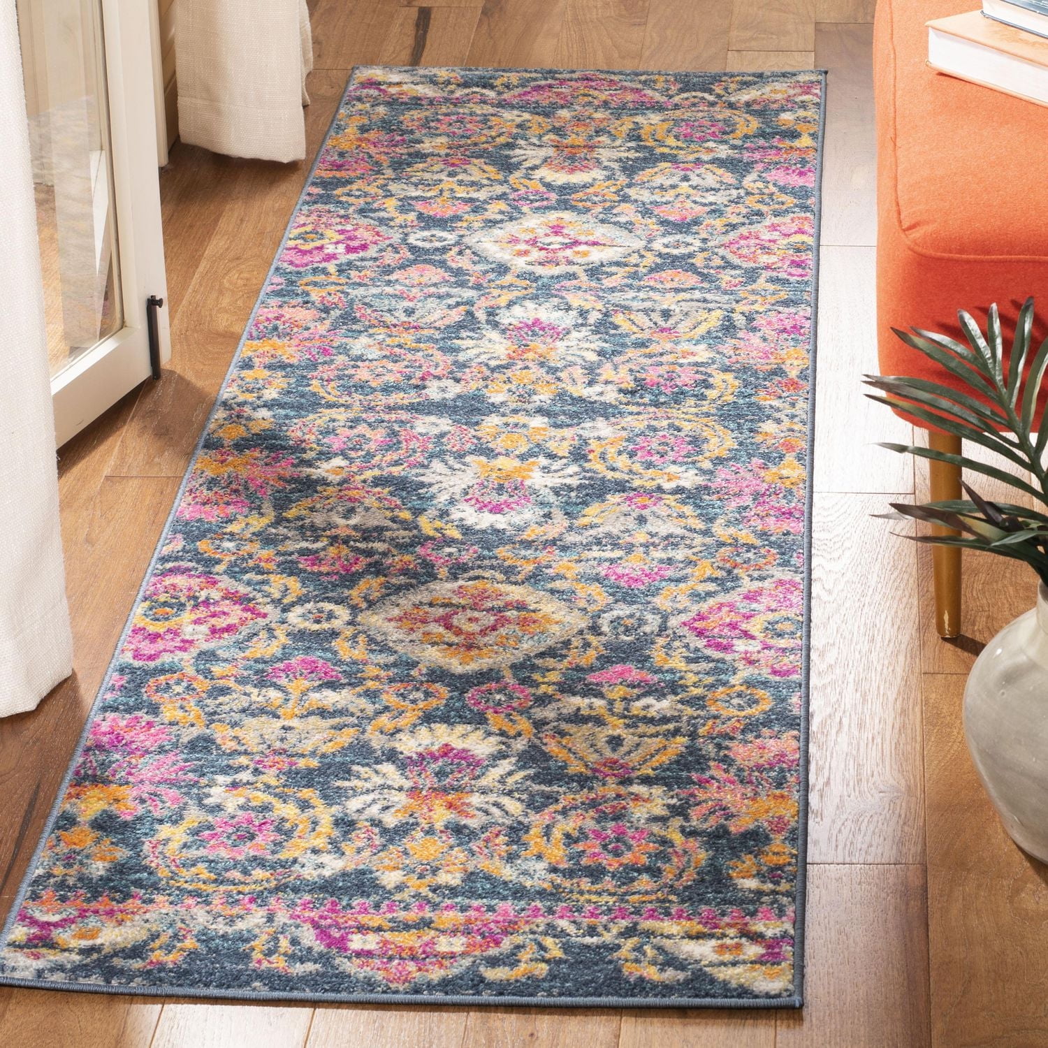 SAFAVIEH Madison Cuthbert Floral Area Rug