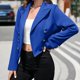 thumbnail image 3 of Chaquetas de traje de oficina Chaqueta de traje pequeña de color sólido con botones de manga larga y solapa de otoño e invierno para mujer,blazer moda（Azul， L), 3 of 5