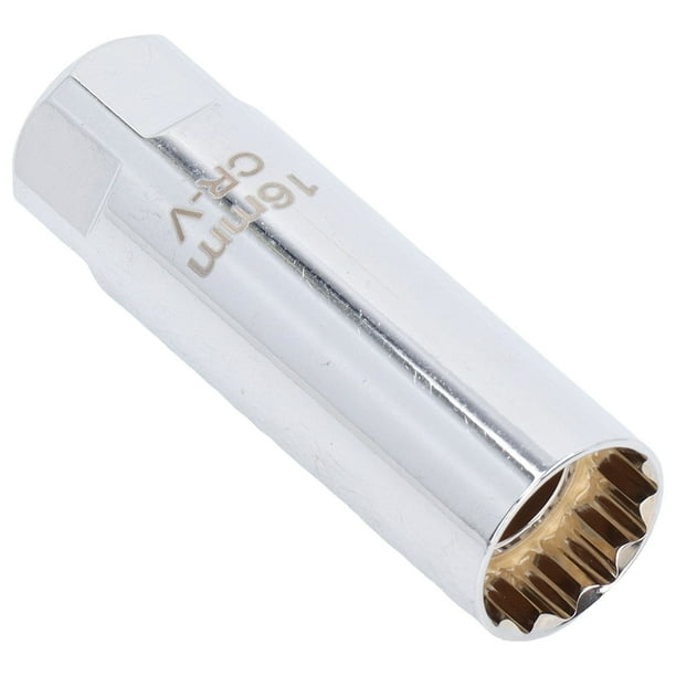 Spark plug clearance extractor socket