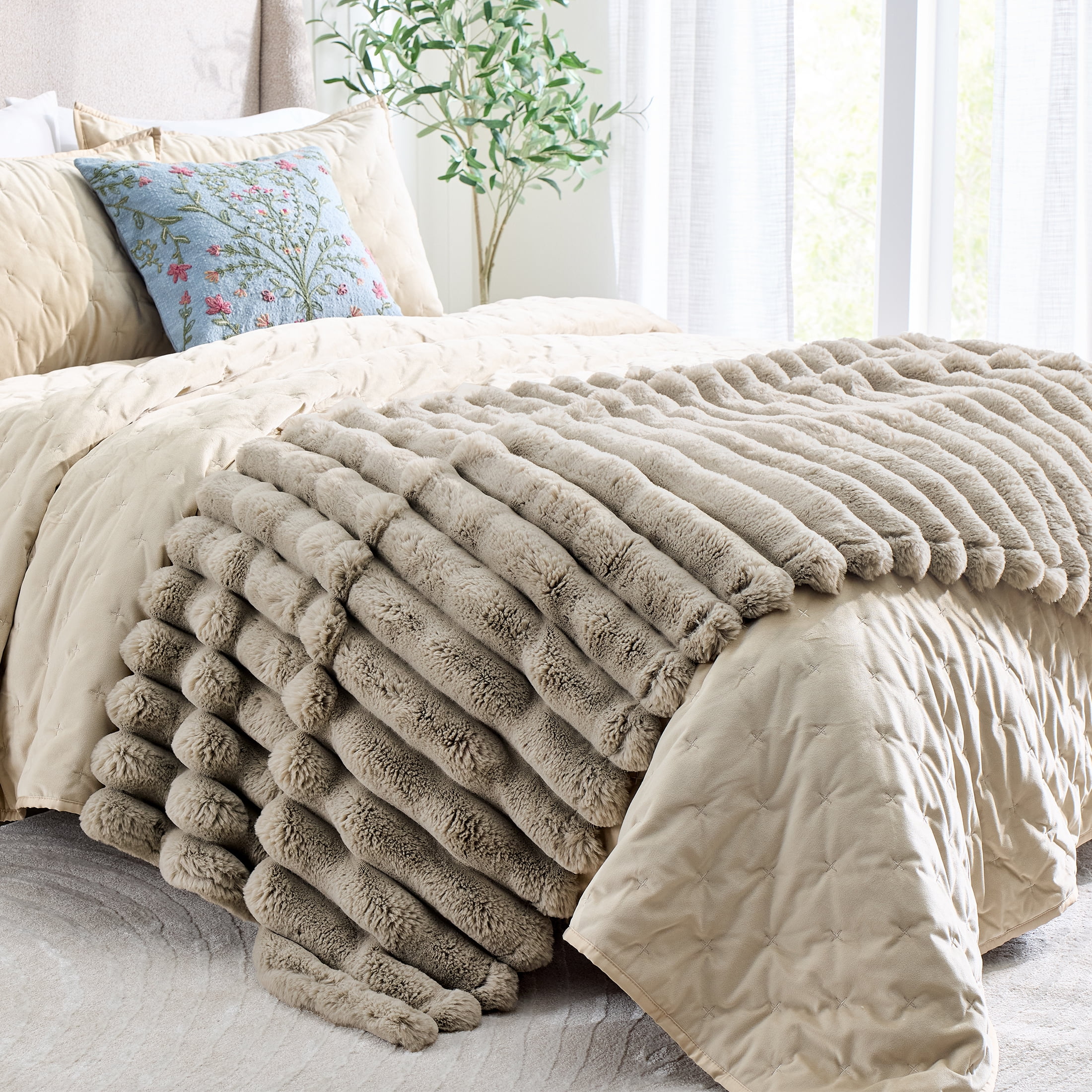 Better Homes & Gardens Grey Haze Exaggerated Channel Faux Fur Oversized Throw, 50 in x 72 in