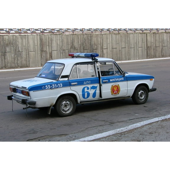 Wall Art Impressions 24x16in VAZ 2106 Photographic Print Poster Vintage Cars in Russia police car