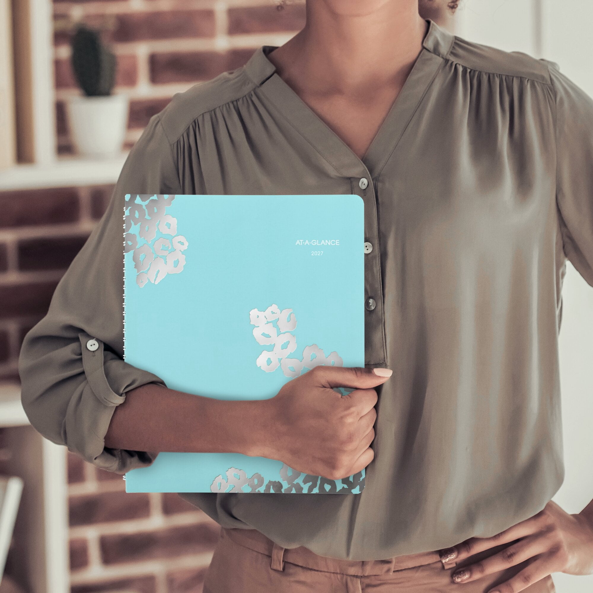 AT-A-GLANCE Wild Washes 2027 Weekly Monthly Appointment Book Planner Teal Large