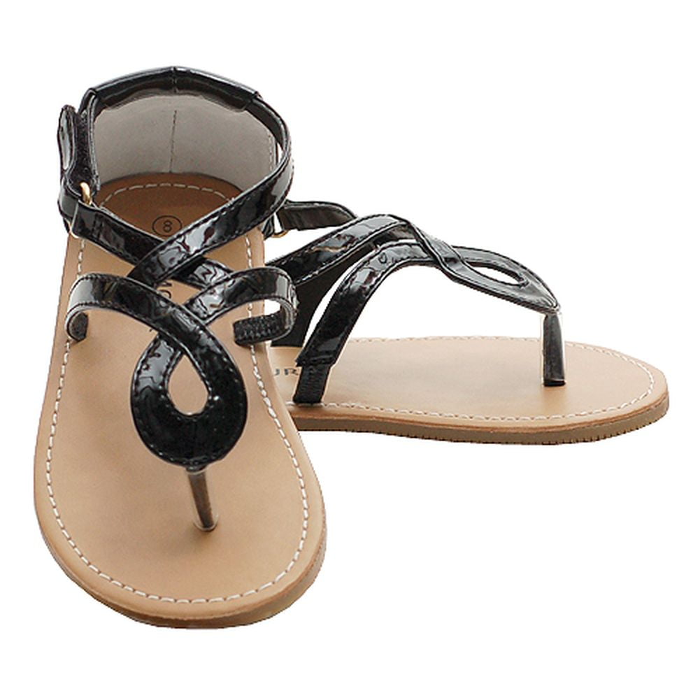 girls black flip flops