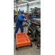 thumbnail image 5 of Carro Transportador de Lubricantes – Bandeja de Drenaje Manual – Naranja – Resistente y Portátil – Talleres y Mantenimiento de Autos, 5 of 7