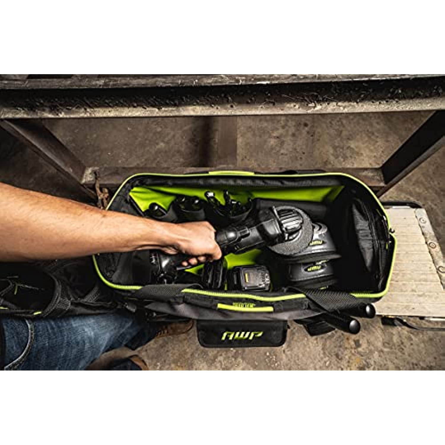 AWP Trap Jaw 22 Inch Tool Bag