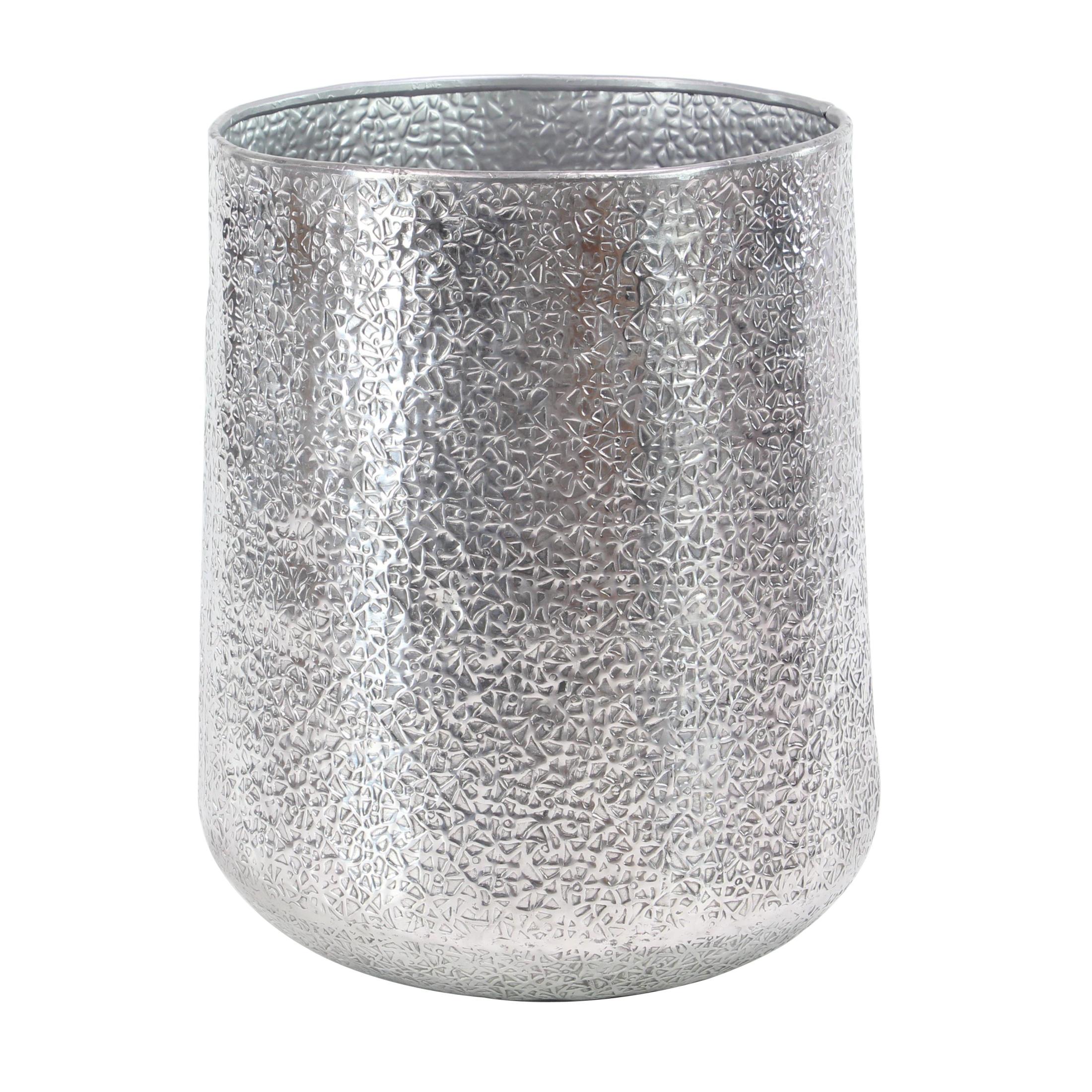 DecMode 12", 16", 20"H Silver Aluminum Metal Planter with Hammered Design (3 Count)