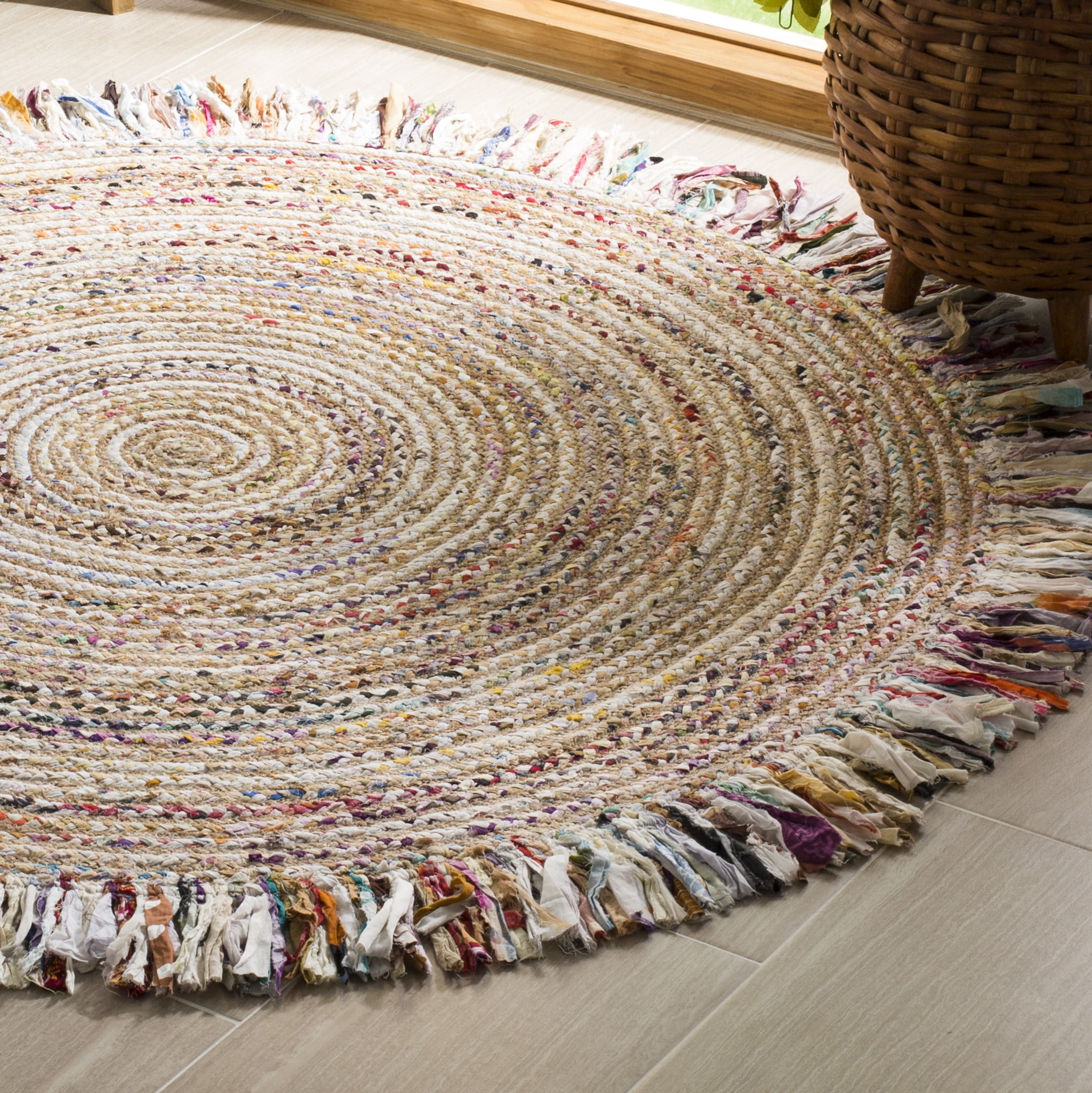 SAFAVIEH Cape Cod Victoria Braided Area Rug, 3' x 3' Round, Ivory/Light Beige