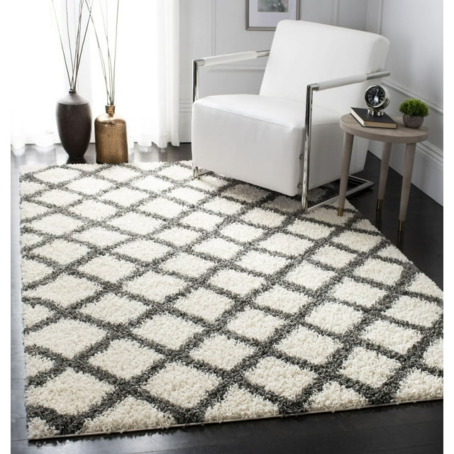 Safavieh Dallas Jerrie Geometric Shag Area Rug