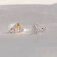 thumbnail image 3 of Pendientes de plata esterlina S925 chapados en oro de 14 quilates, minipendientes clásicos versátiles con cuatro garras y un diamante y circonita, estilo japonés-coreano, sencillos para mujer, 3 of 5