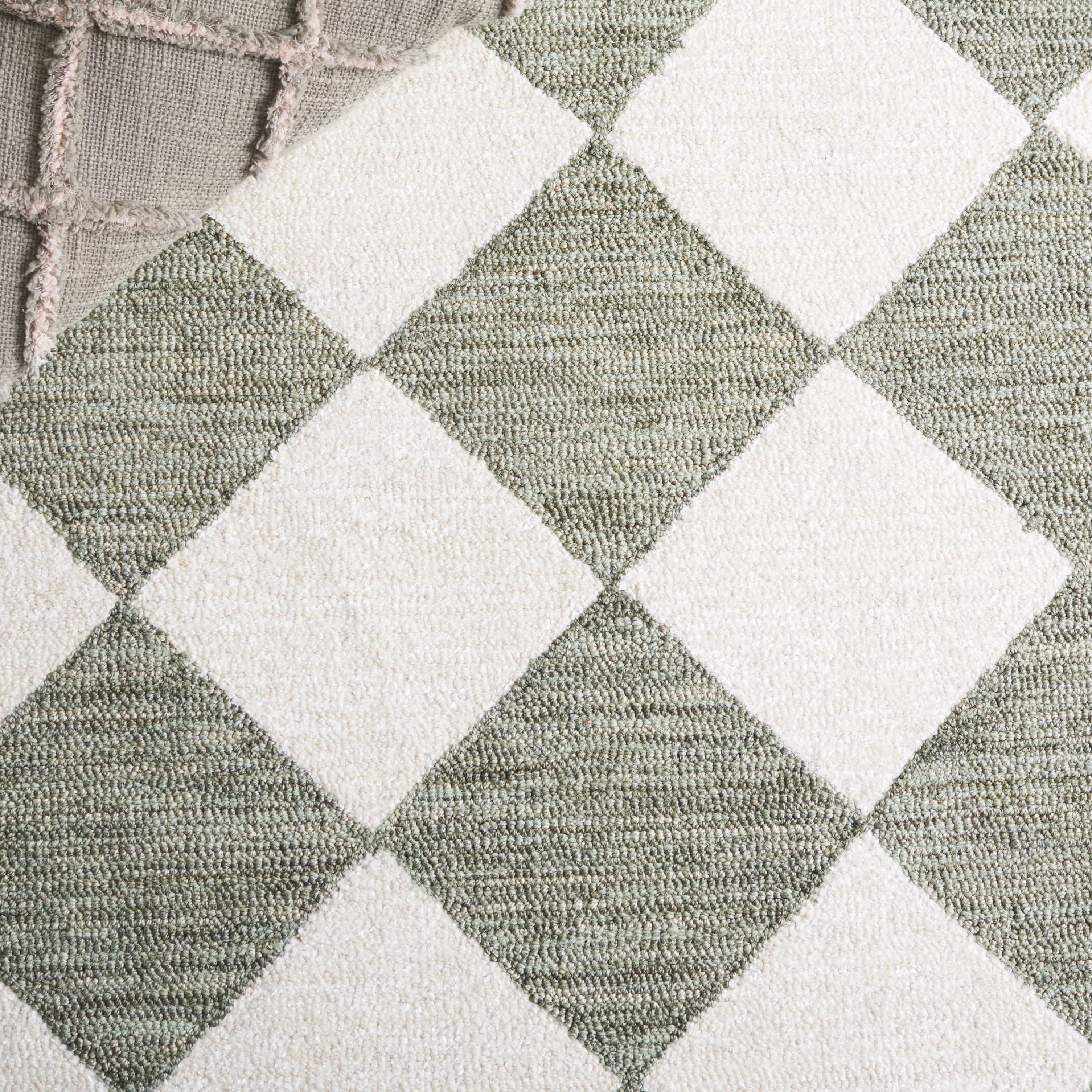 SAFAVIEH Ebony Mercia Diamond Area Rug, Sage/Ivory, 9' x 12'