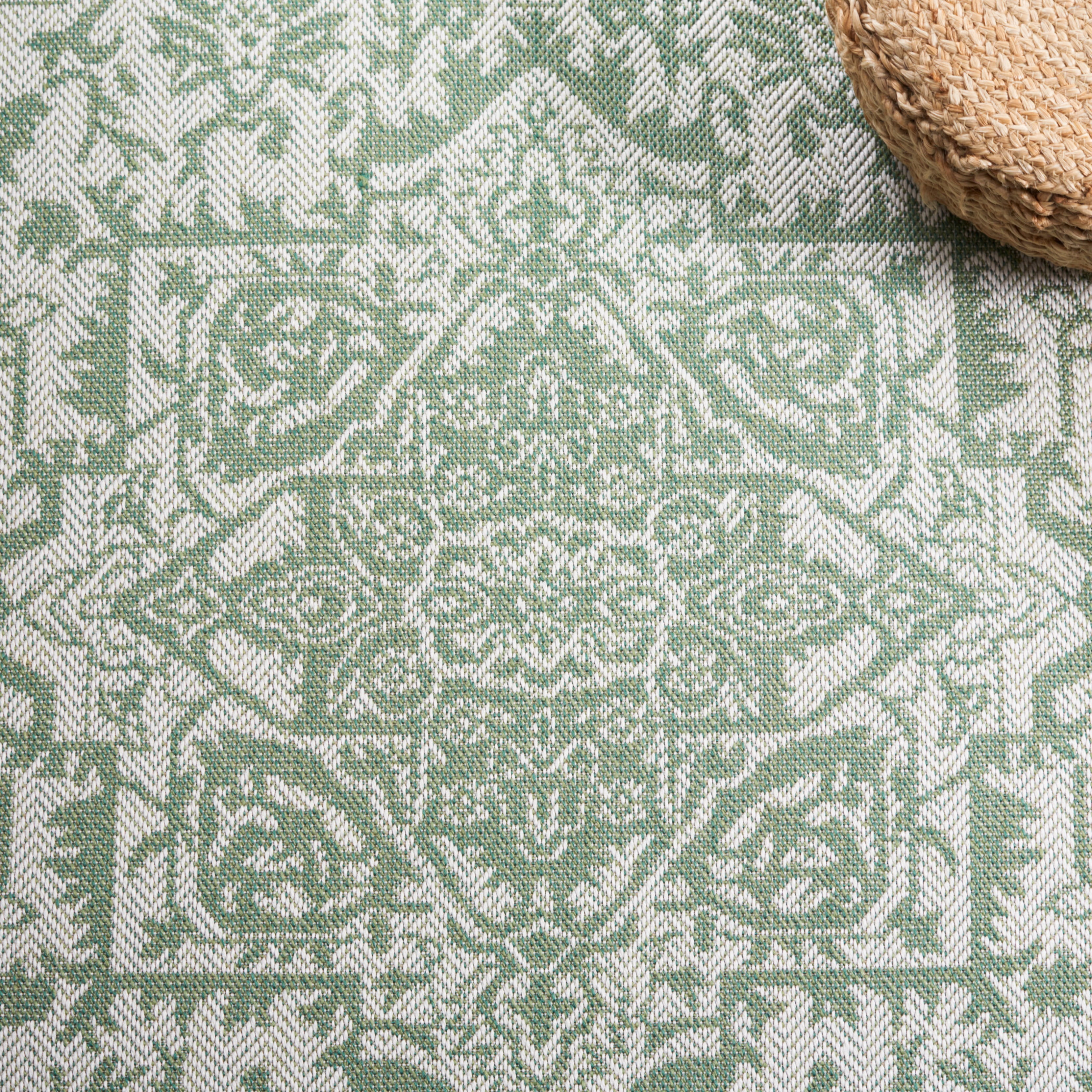 SAFAVIEH Machine Washable Rug Indoor/Outdoor Bermuda Collection - Bermuda Michael Oriental Indoor/Outdoor Area Rug, Green/Ivory, 9' x 12'