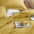 thumbnail image 3 of Colcha Bedsure tamaño king, ligera, color amarillo mostaza, 3 of 7