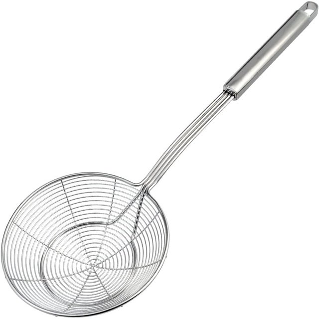 Colador de espumadera de acero inoxidable, espumadera de alambre con malla en espiral, cucharón de cuchara de espumadera con mango de grado profesional para chips de Pasta