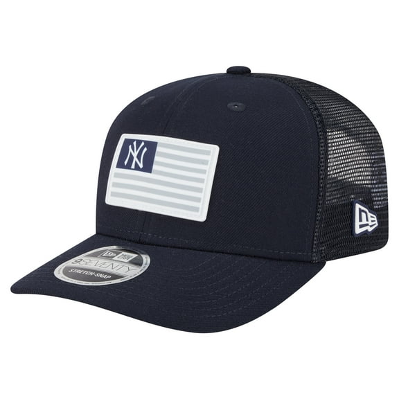 Men's New Era Navy New York Yankees Flag 9SEVENTY Stretch-Snap Hat