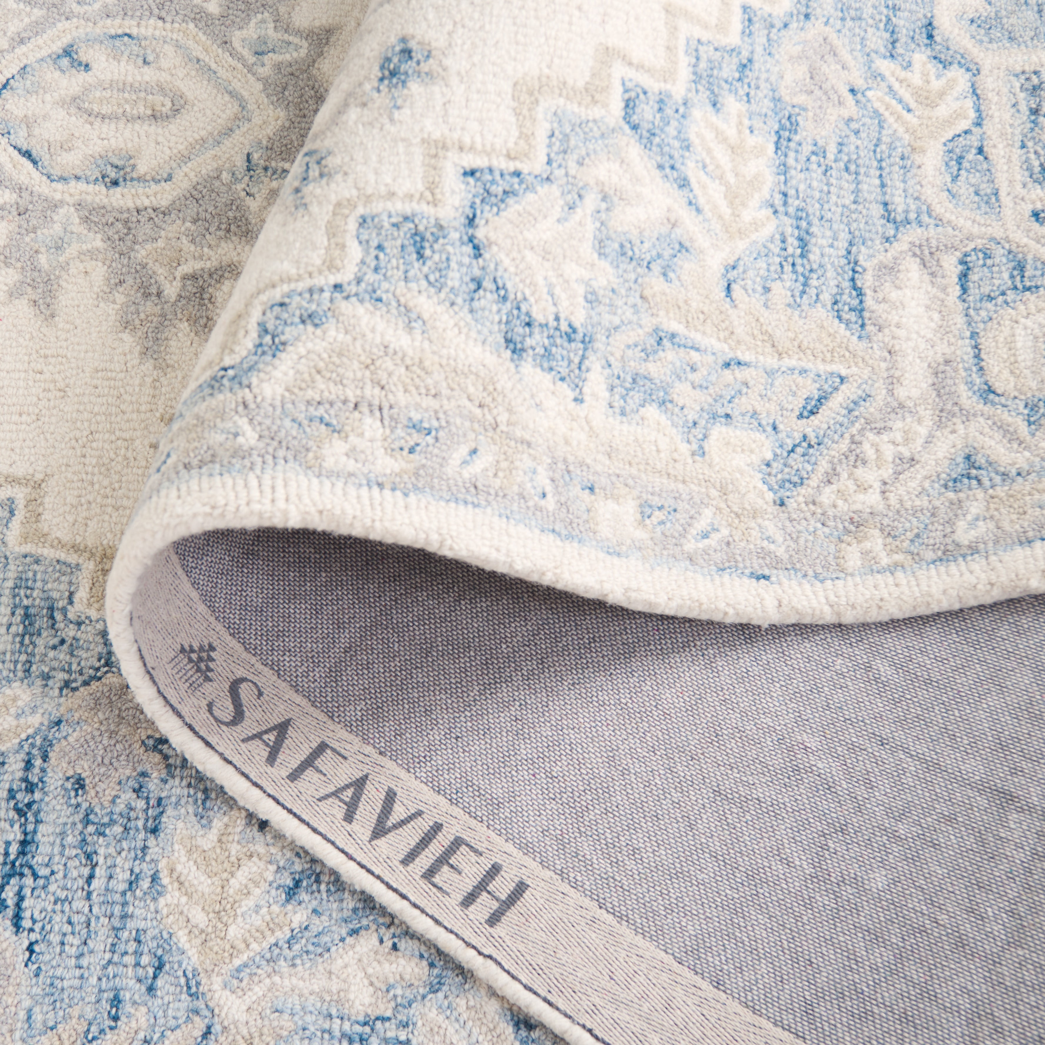 Safavieh Micro-Loop Braylon Floral Area Rug, Ivory/Navy, 6' x 9'
