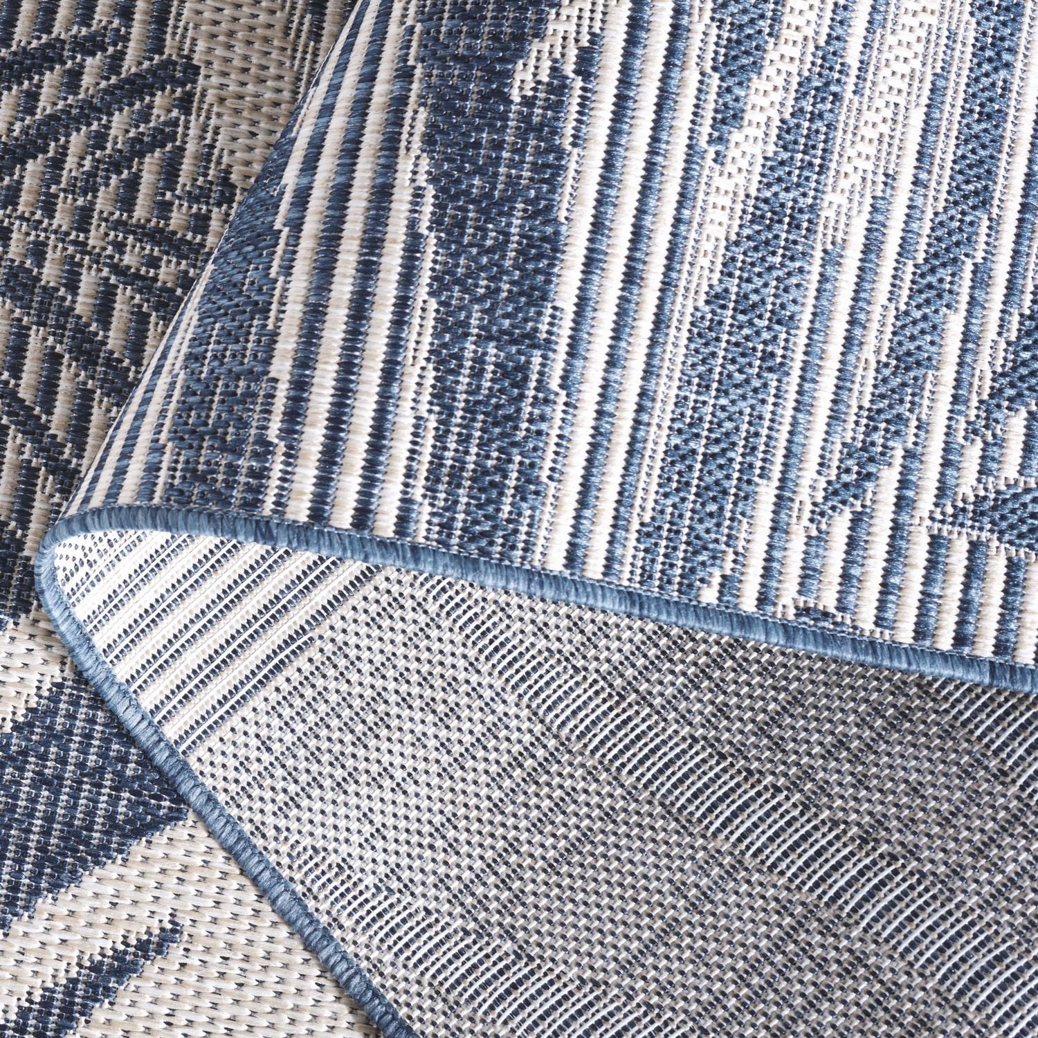SAFAVIEH Beach House Kaeden Botanical Indoor/Outdoor Area Rug