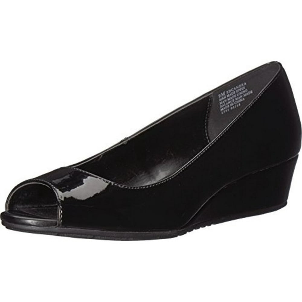 bandolino platform sandals