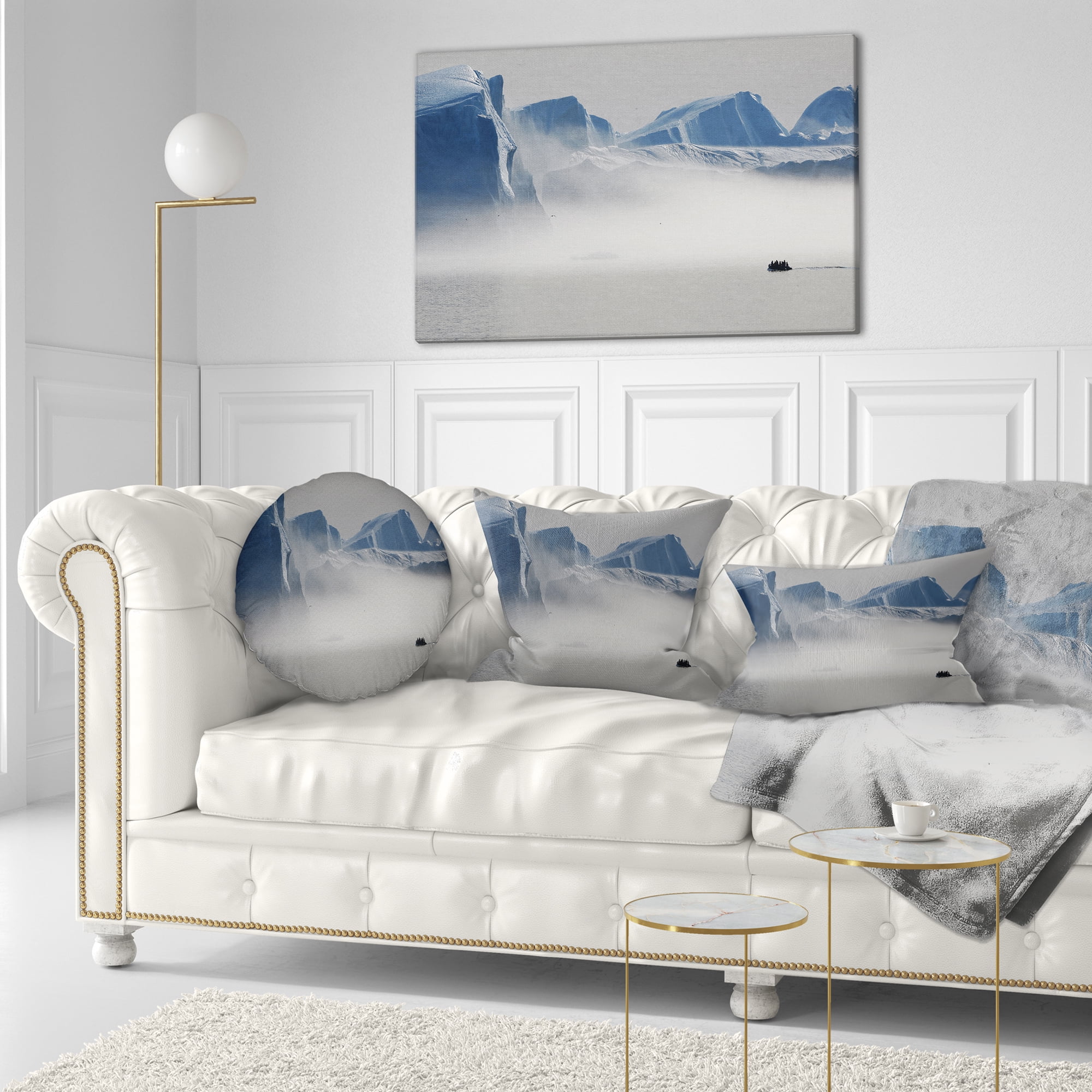 Designart Nature of Greenland - Landscape Photography Throw Pillow - 12x20