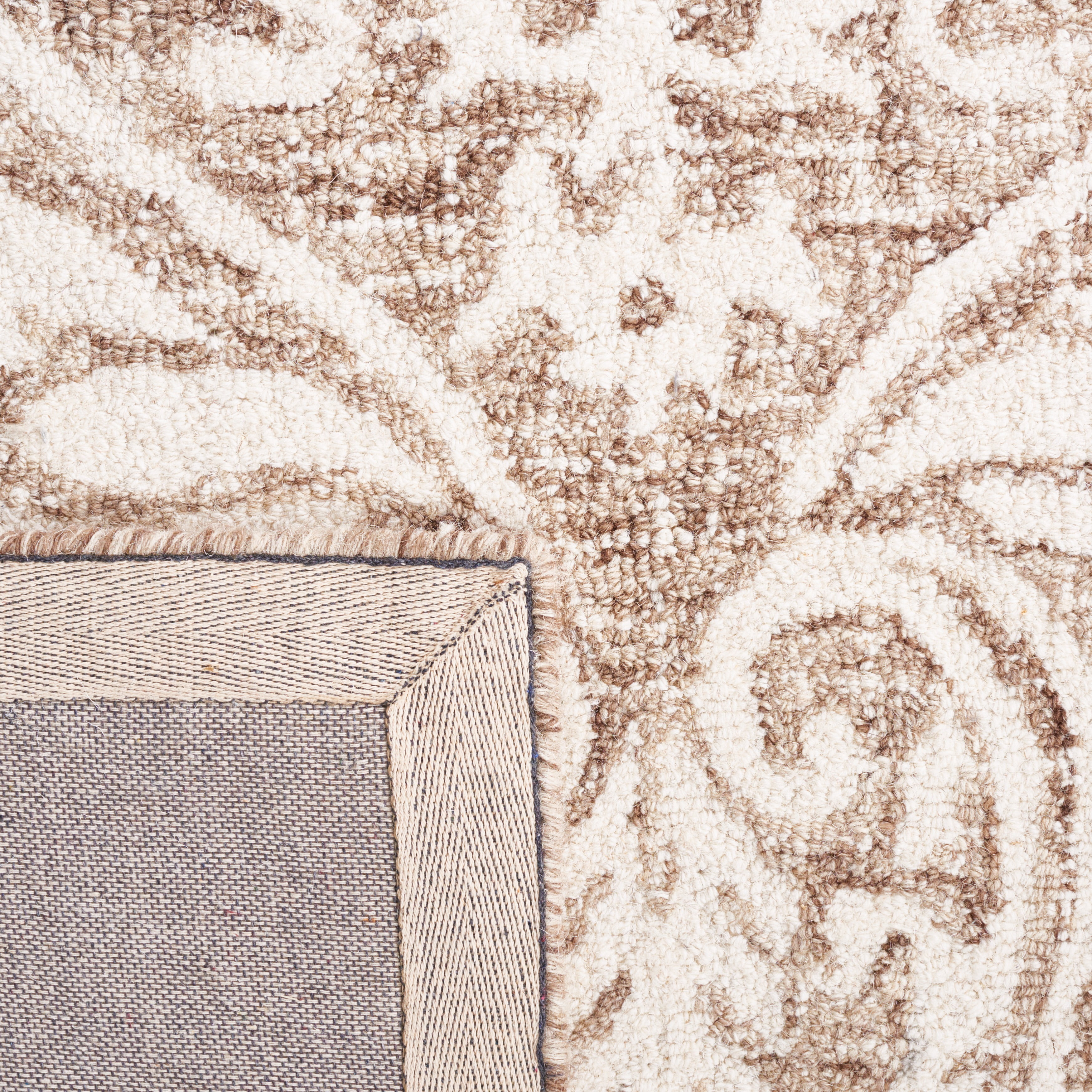 SAFAVIEH Abstract Constantine Damask Wool Area Rug, Ivory/Beige, 6' x 6' Square