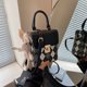 thumbnail image 3 of Bolso bandolera para mujer, elegante bolso de mano, nuevo estilo 2025, moderno bolso tipo caja para teléfono móvil con forma de diamante, bolso pequeño ins, 3 of 4