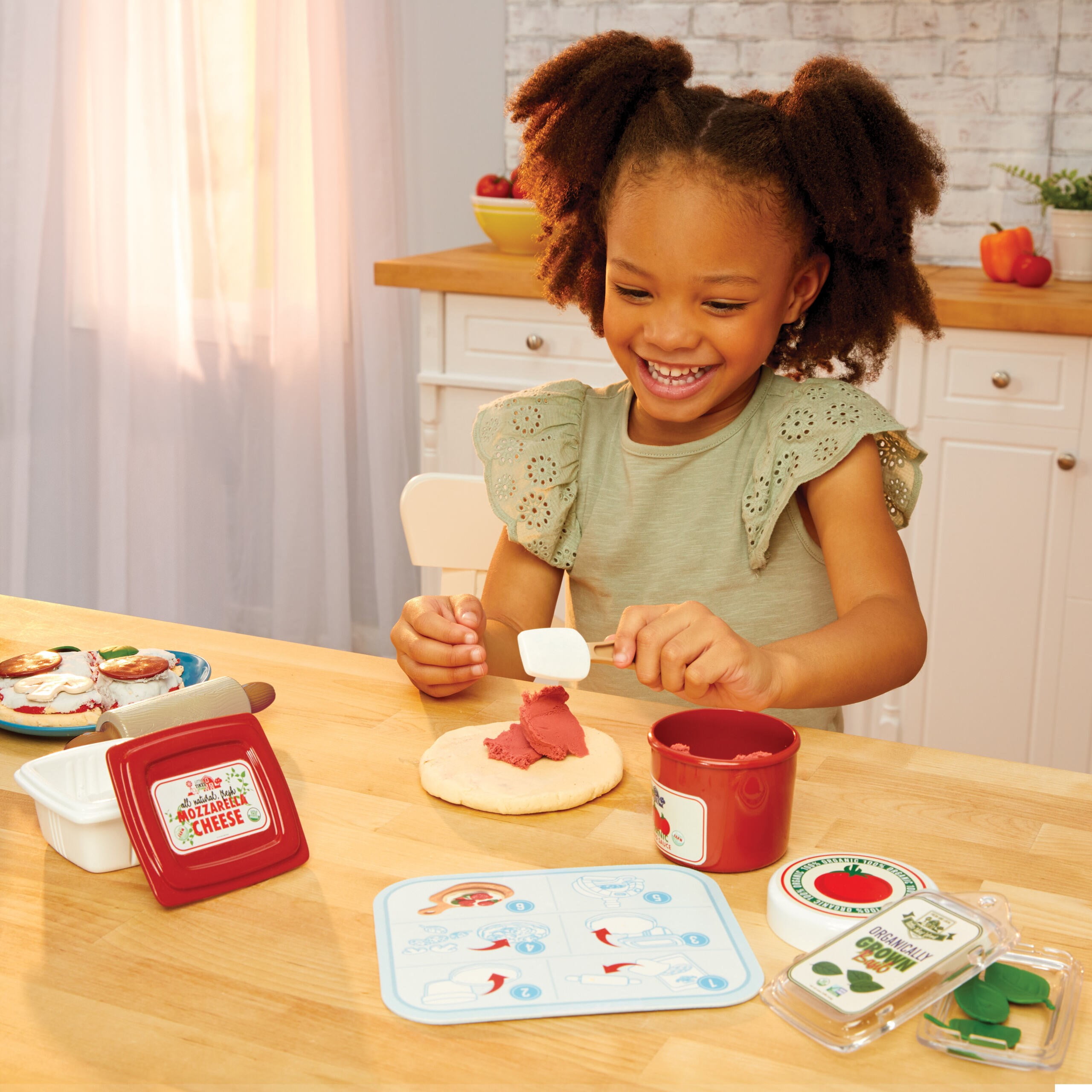 Little Tikes Creative Chefs Pizza Kit with Special Make-It Mix Play Sand, 18+ Accessories, Realistic Pretend Play Chef, Boys, Girls, Ages 3+