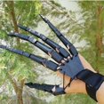 thumbnail image 2 of Par de accesorios para fiestas al aire libre para eventos de Halloween., 2 of 5
