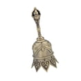 thumbnail image 3 of Campana de mano decorativa, campana de cena, patrón de loto, decoración del hogar, artesanías versátiles, adorno colgante Retro para aula, restaurante Bronce, 3 of 8