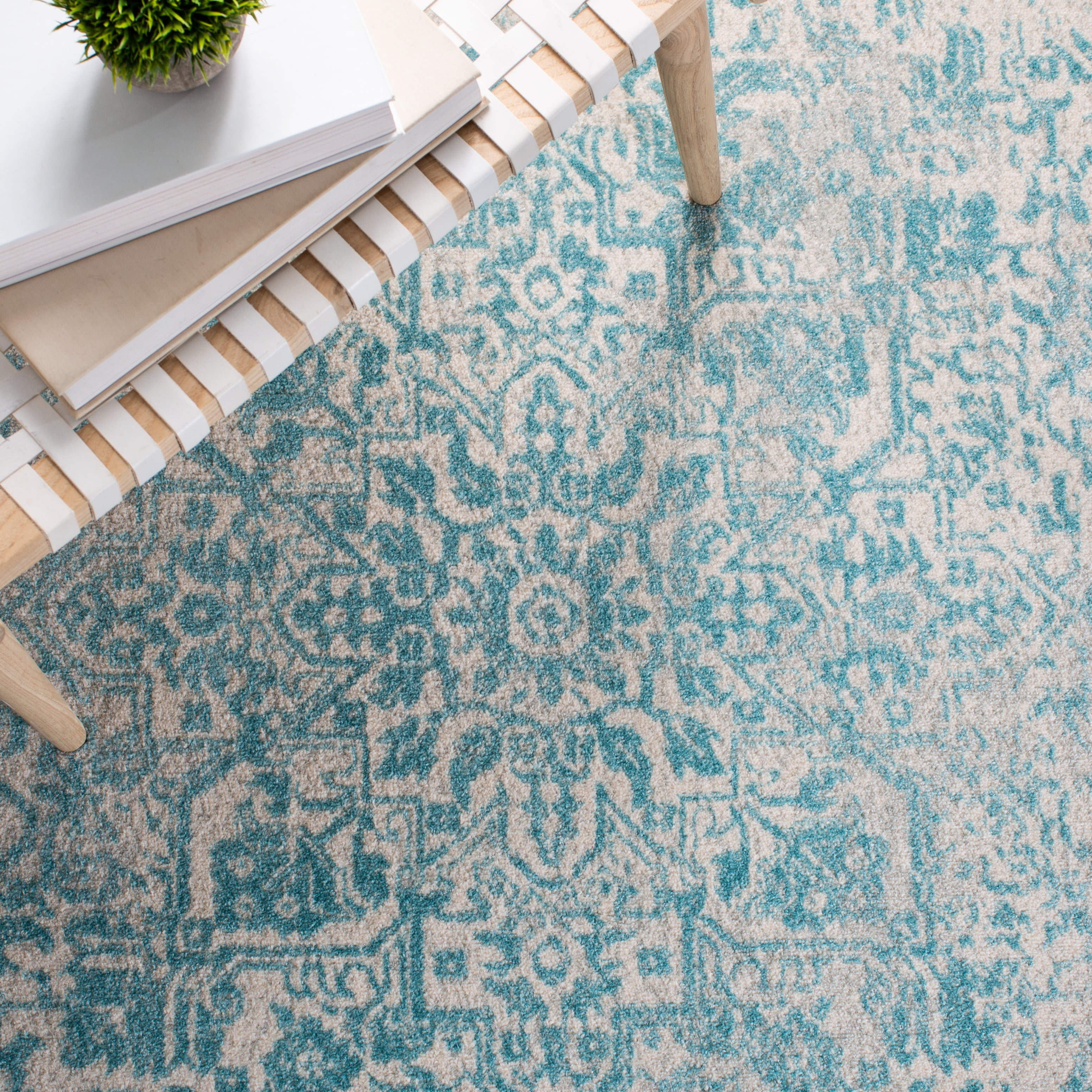 SAFAVIEH Round Rug 6'7" - Evoke Collection - Traditional Design, Ivory & Aqua, Non-Shedding & Easy Cleaning, Ideal for Living Room, Bedroom, Dining Space