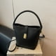 thumbnail image 3 of Bolso pequeño retro popular de este año para mujer 2025, nuevo bolso bandolera versátil, bolso tipo cubo portátil de gran capacidad de alta gama, 3 of 5