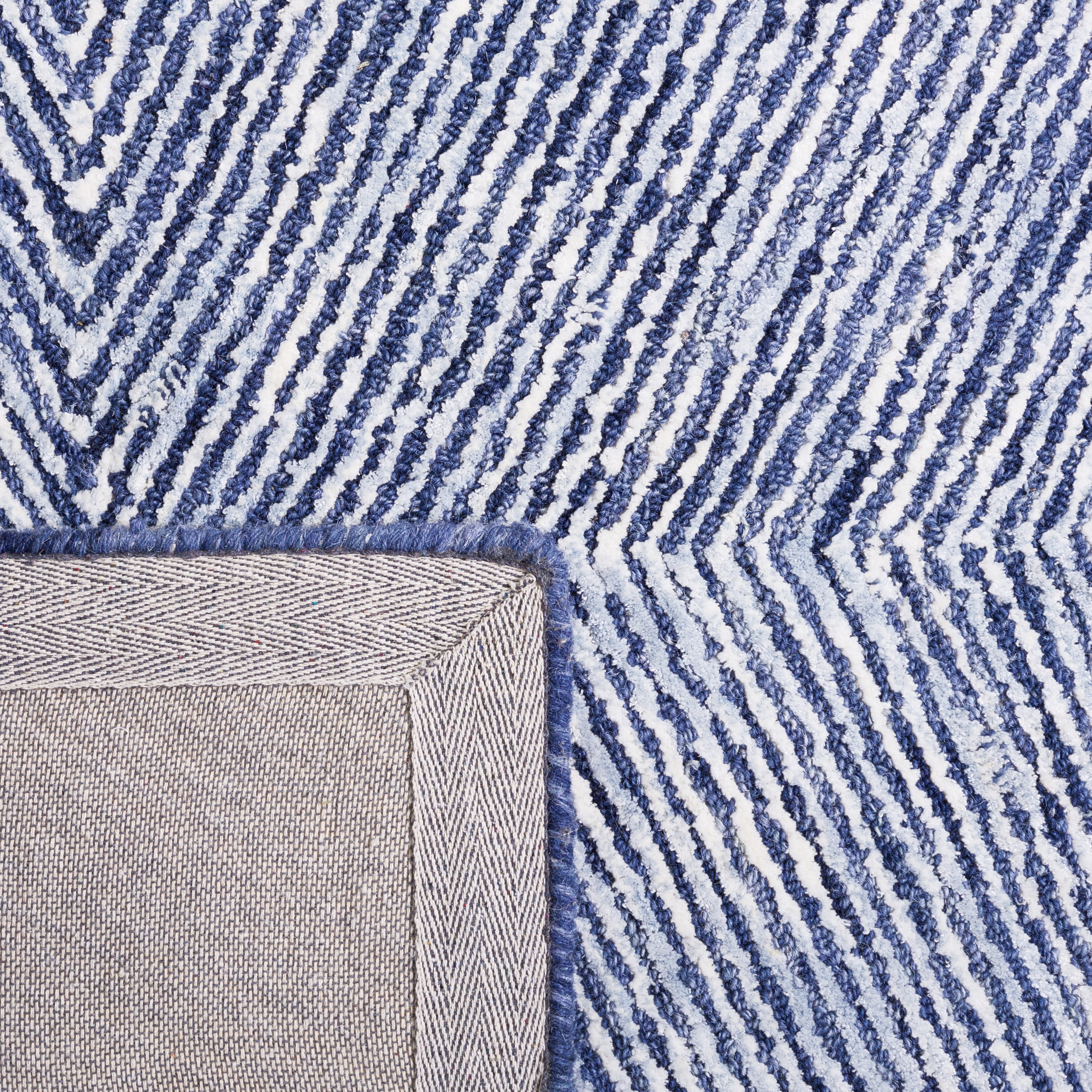 SAFAVIEH Soho Lauren Abstract Area Rug, Navy/Ivory, 5' x 8'