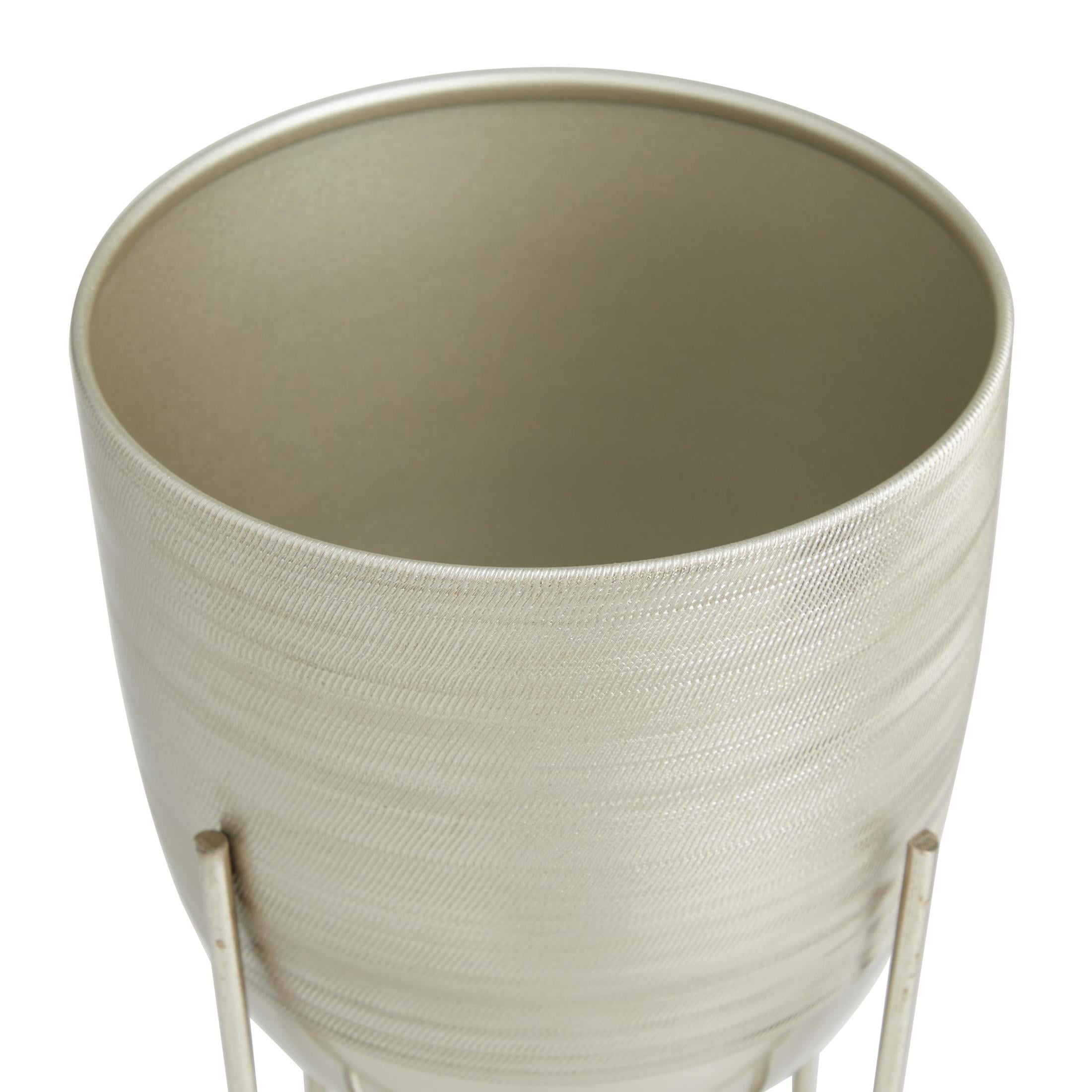 DecMode 6", 5"W Small Brushed Dome Silver Metal Planter with Removable Stand (2 Count)