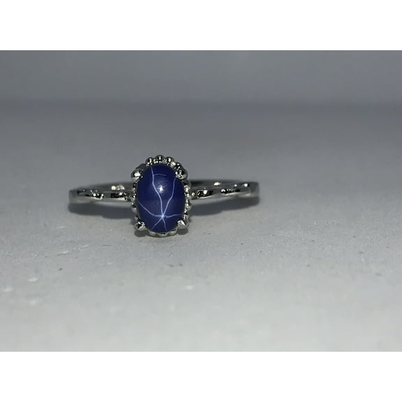 Natural Star sapphire ring in 925 sterling silver