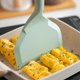 thumbnail image 4 of Pala para freír de silicona con mango de madera, sartén antiadherente, pala especial, olla de jade, pala resistente a altas temperaturas, pala para freír en la cocina, 4 of 5