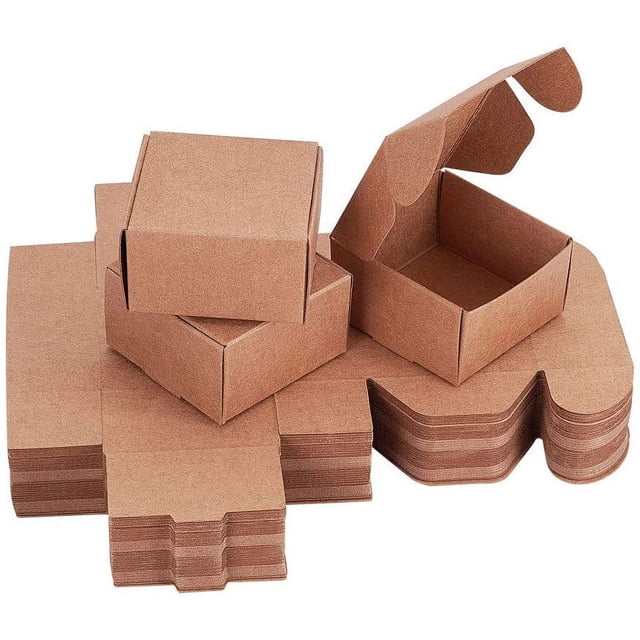 60 mini cajas de papel kraft hechas a mano para jabón, dulces o envoltorio de regalo. Ideales para joyería pequeña, manualidades y joyería. Medidas: 2,4 x 2,4 x 1,3 cm.
