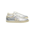 thumbnail image 4 of Tenis Veja para mujer color plateado con logo blanco, agujetas blancas y suela de goma, 4 of 4