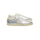 thumbnail image 4 of Tenis Veja para mujer color plateado con logo blanco, agujetas blancas y suela de goma, 4 of 4